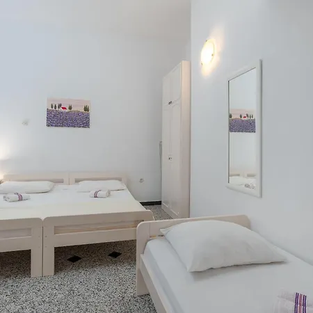 Family Gligora شقة