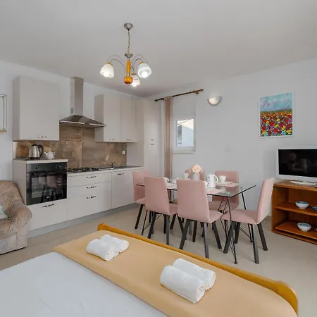 شقة Family Gligora