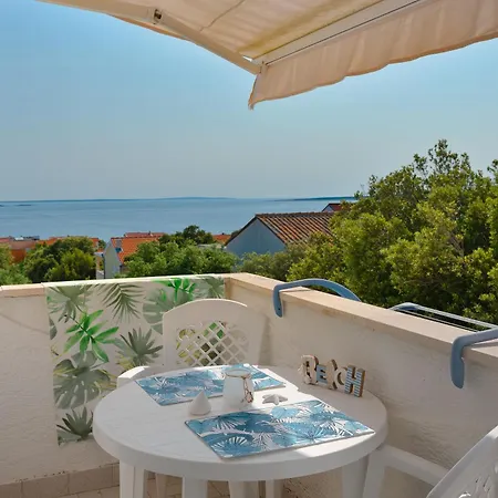 Family Gligora شقة