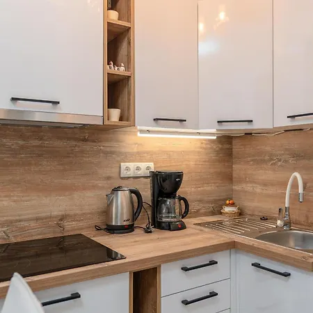 Family Gligora شقة